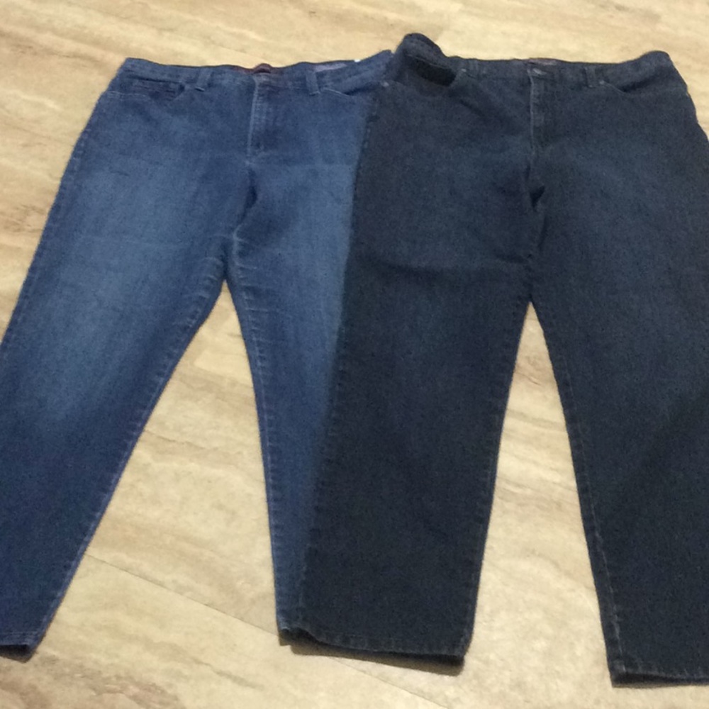 Two Pairs Gloria Vanderbilt Jeans